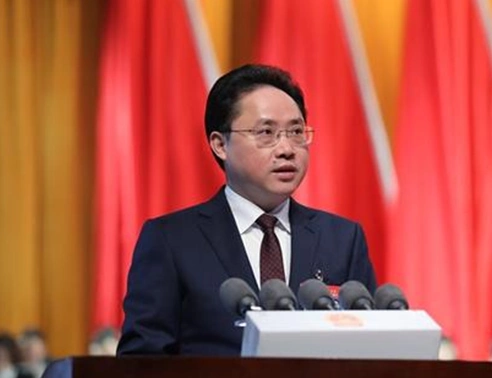 《2020重庆两会进行时【39】》重庆市人大代表,永川区长张果:在接续