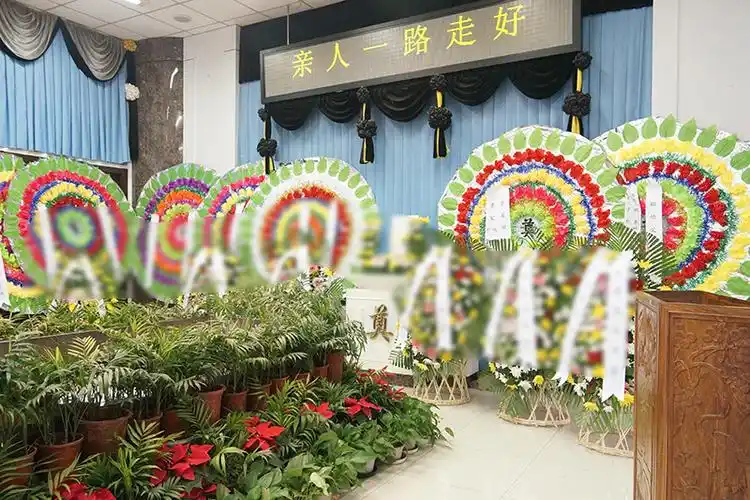 殡葬一条龙告别厅布置