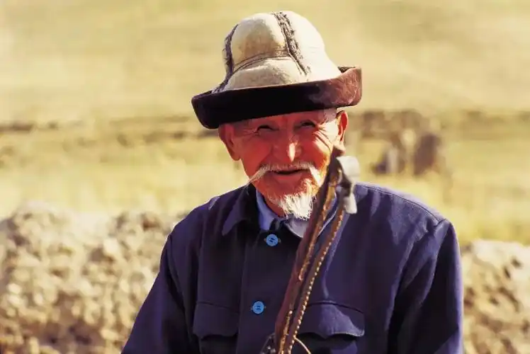 追随生命的绿色哈萨克族人