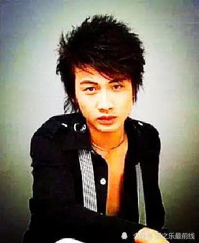 张彬彬出道6年坚持自我鼓励网友走红是有原因的