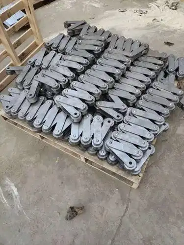 现货双侧弯板链条碳钢链条双节距滚子输送链条节距6分带附件链条