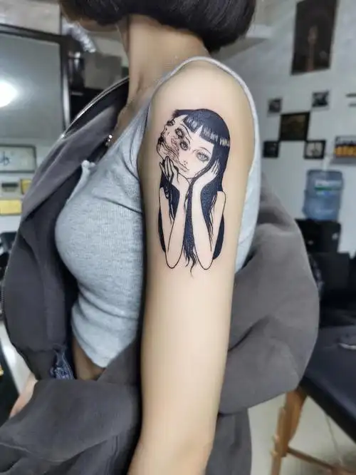 富江女纹身大臂纹身