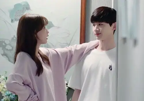 你闪到我了!白敬亭孙怡新剧特效酷似奥特曼变身