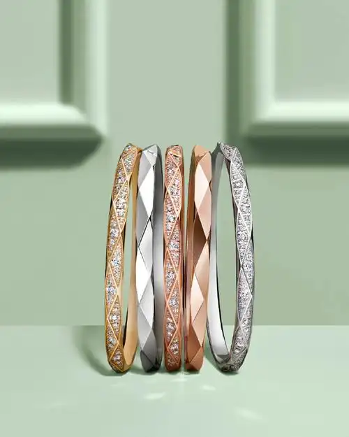 一面    laurence graff signature系列全新手镯  承袭品牌标志性琢面