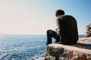 男人背影男人背影图片真实伤感