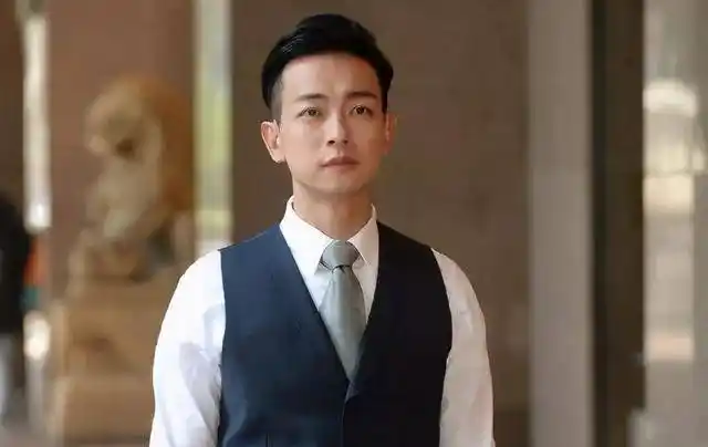 梁烈唯处处不如陈小春?