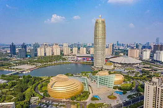 航拍河南省郑州市郑东新区cbd如意湖畔,大玉米,千玺广场,中原第一高楼