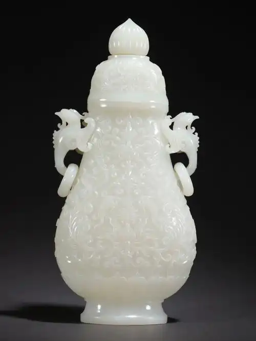 旧藏和田玉籽料缠枝花卉凤耳瓶