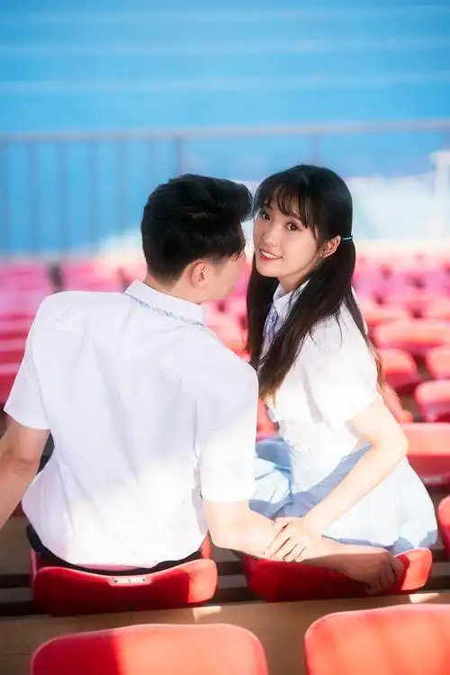 如何自拍出亲密又自然的情侣照