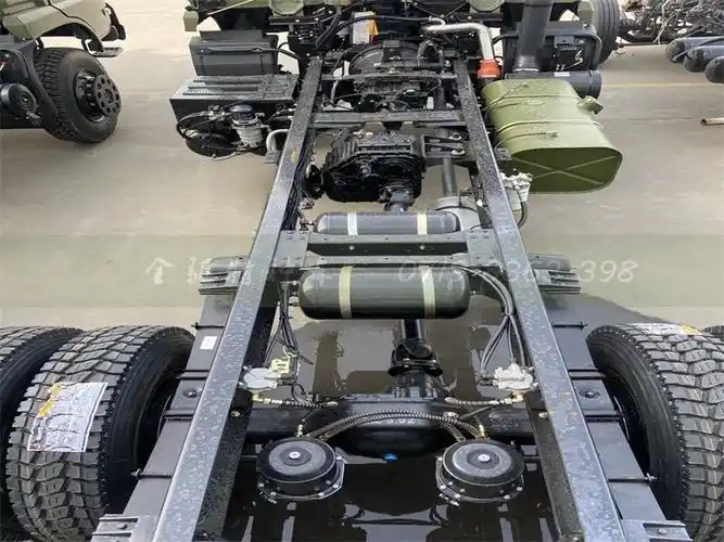 东风天锦多功能越野卡车底盘4x4vs6x6