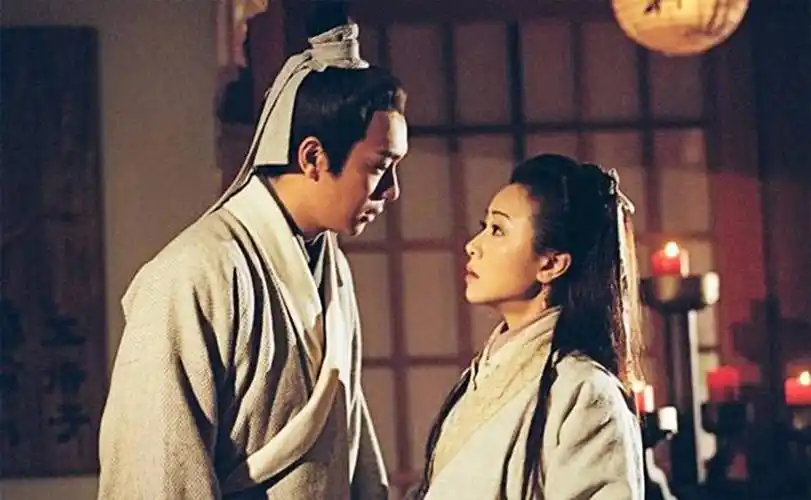 《人龙传说》该是我看的第一个悲剧,当时一看这部剧就觉得怪怪地肯定