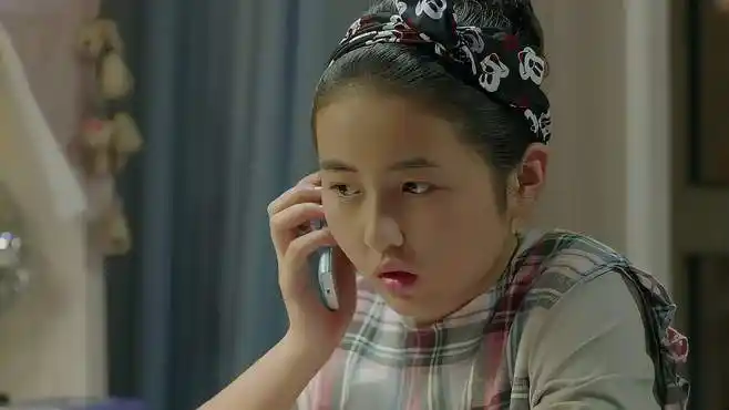 小别离:朵朵上课分心,竟玩起手机,蒋老师被气得说不出话