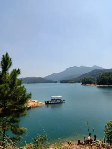 八甲仙湖观圣景