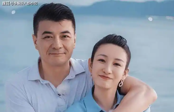 当秦海璐和王新军开始恋爱时,并没有得到很多人的支持,因为当时