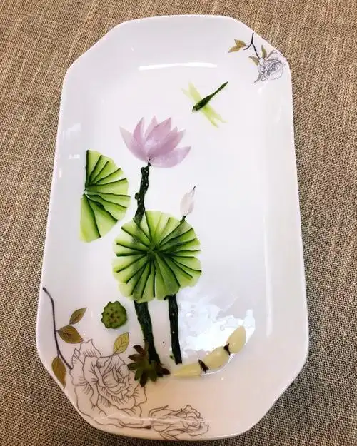 做的简单美丽的盘饰(9)——冷拼·洋葱荷花