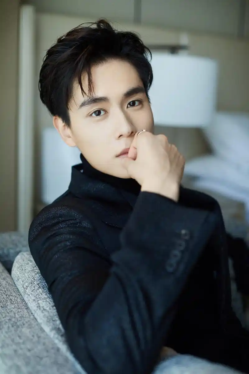 胡一天帅气有型活动写真照图片1215