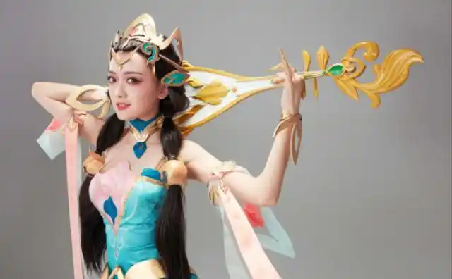 王者荣耀:kpl解说cos女英雄,天云貂蝉百看不厌,官方四美挑花眼