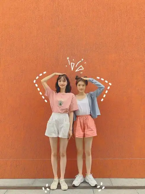 好看的闺蜜图片双人拍照姿势动作(闺蜜拍照摆pose大全)