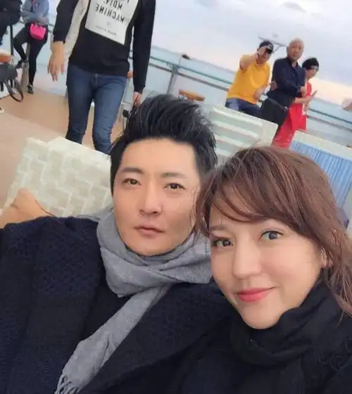 郭京飞把钱都交给老婆管被金星吐槽妈宝难道给老婆钱都算妈宝了