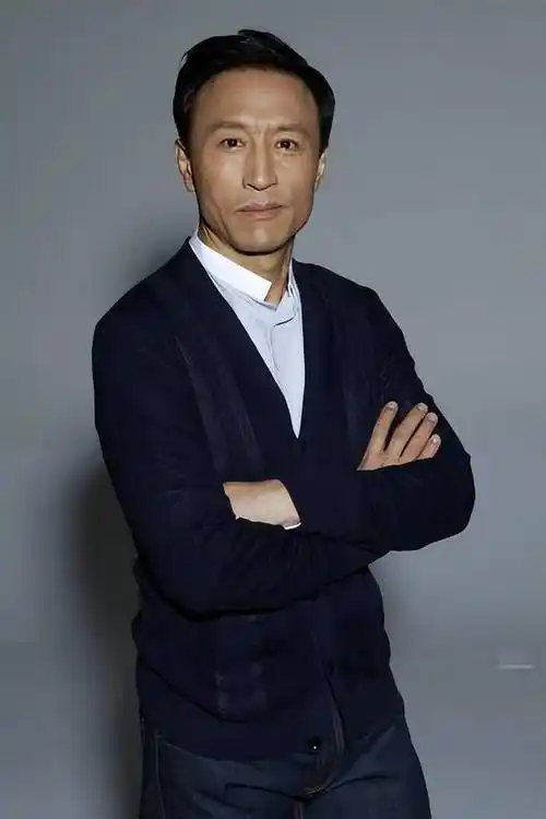 王洛勇曾是胡歌的恩师,曾独闯美国16年,感激19岁嫁给自己的丁宁