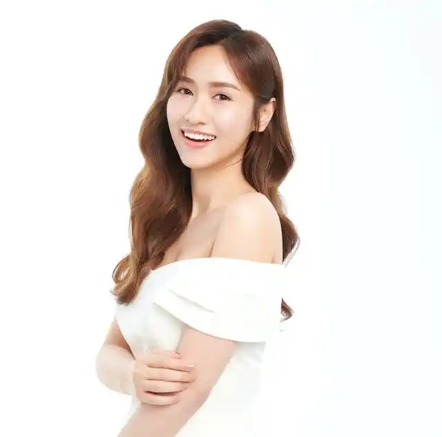 sandy吴姗儒代言照美到网赞:侯佩岑接班人 自曝每天必做3件事