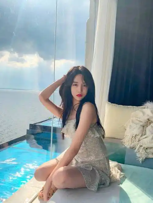 抖音女神艾比abbily史上最大照骗dcup的性感网红却被质疑女装大佬