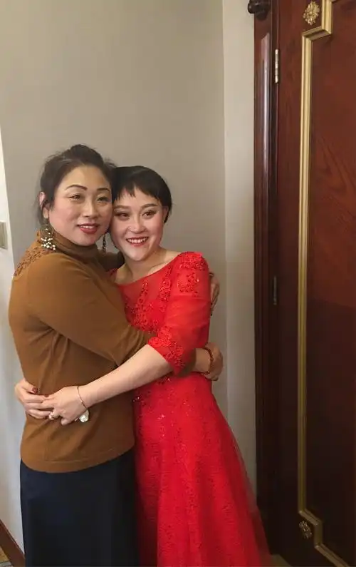 秦晓磊,李瑞新婚快乐