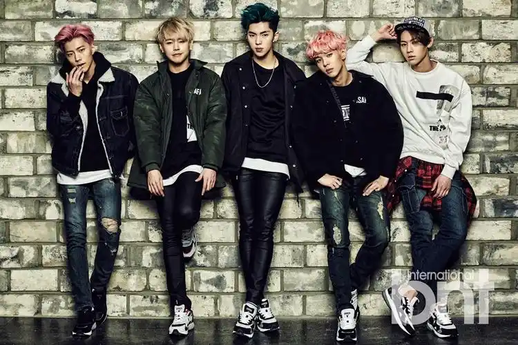 组合imfact拍写真 五人五色用绚丽抒写青春