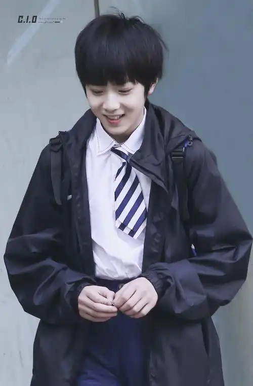 西南地区最帅小学生刘耀文