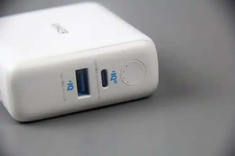 既是充电宝,又是充电头,双usb口快充,安克快充超极充体验