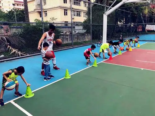 现代花园青少年篮球培训班