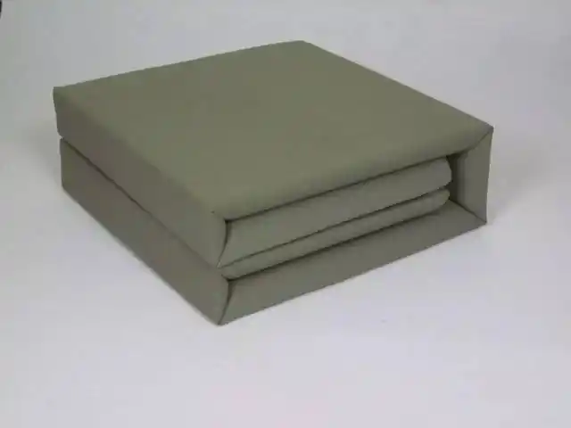 解放军叠被子的习惯从何而来?各国都有令士兵崩溃的习俗