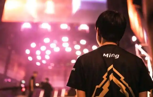 对于自己的辅助史森明怎么看uzi在纪录片中首谈了他的看法