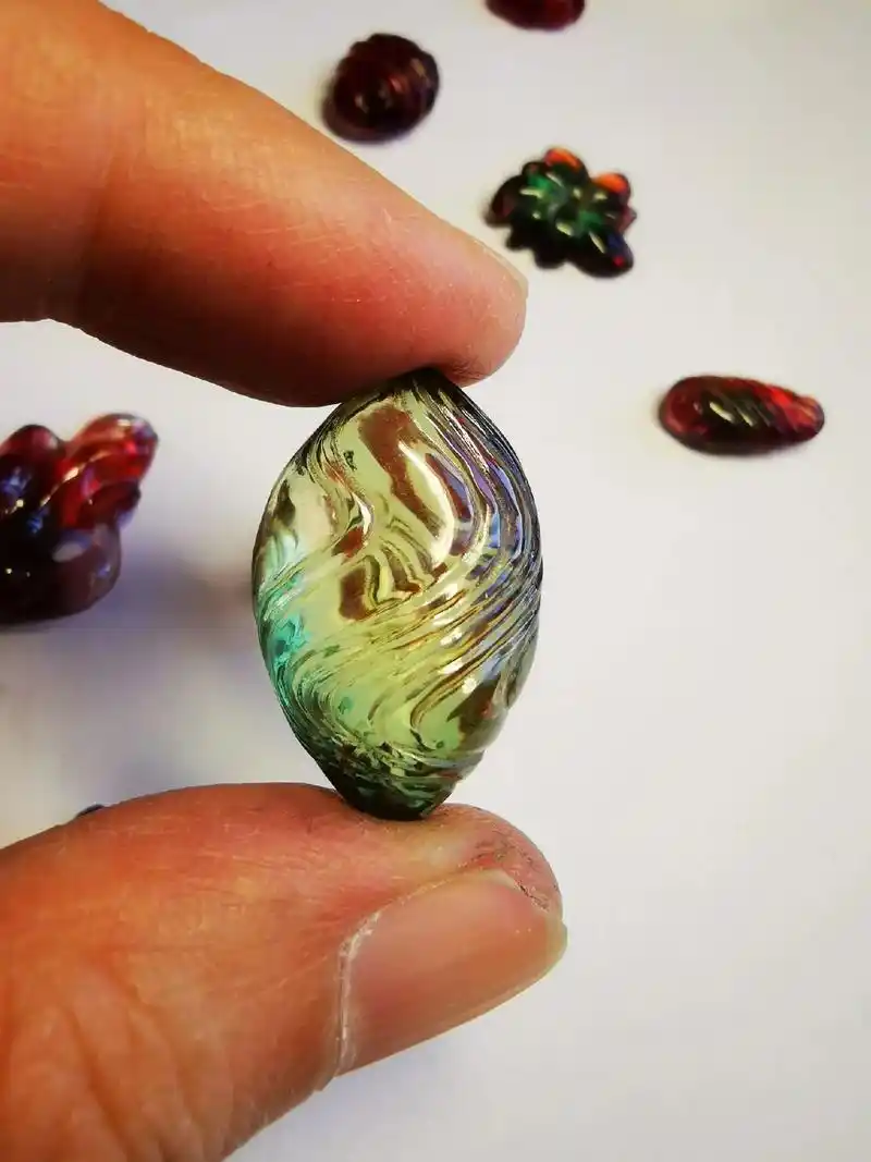 记录美丽的宝石