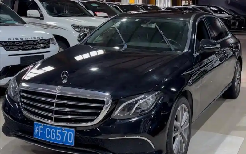 2018年奔驰e200l立标 :全23.8万,首4.68万