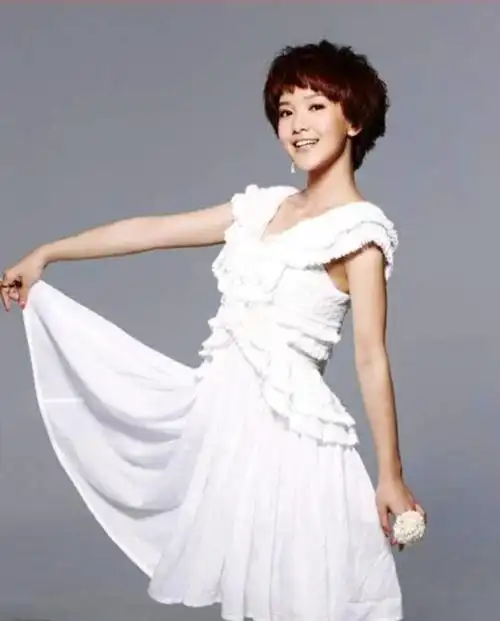 从今天起,本姑娘将不定期更新采洁靓照,更新数量就