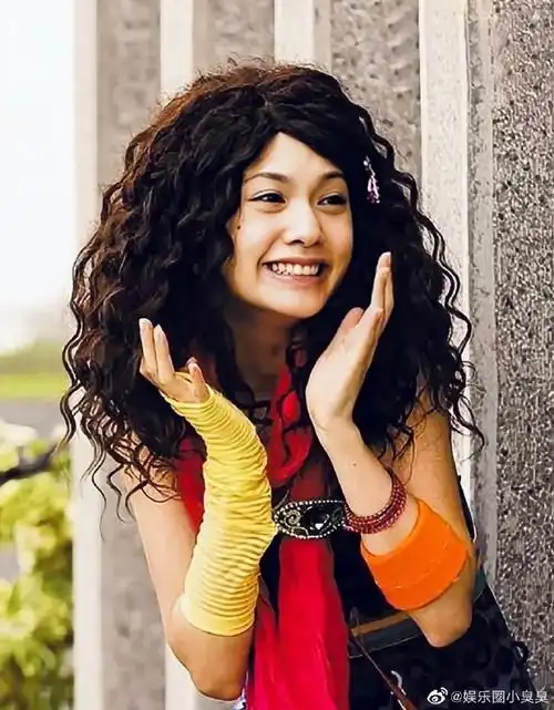 杨丞琳晒旧照辟谣整容