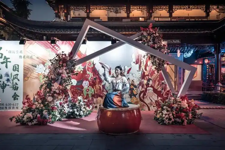 周杰伦全球首展沉浸式国潮体验大秀最近的活动真是一个比一个爆炸