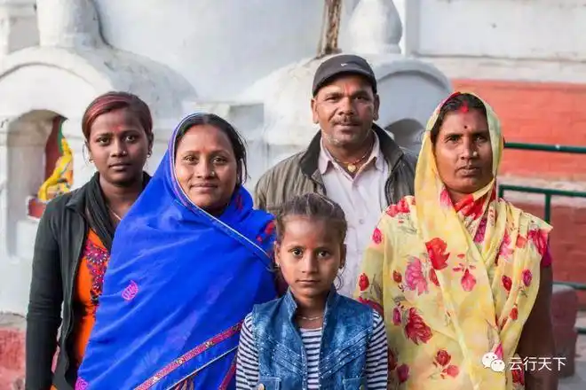 democratic republic of nepal),简称尼泊尔,有人口约2,962万(2018