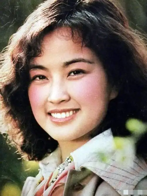 刘晓庆,80年代电影女明星的代表人物.