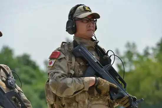 《火凤凰》将收官 李飞血浆过敏险些毁容李飞饰演军医林国良搜狐娱乐