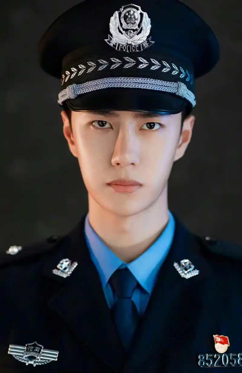 正能量满满的的演员 #王一博电影无名 #王一博长空之王#王 - 抖音