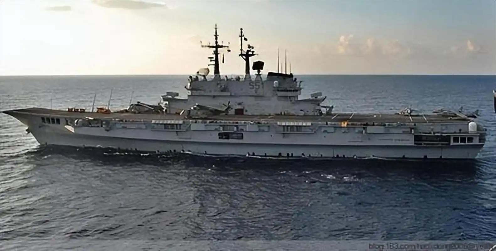 航空母舰 1艘加富尔级轻型航空母舰,主要由意大利海军装备总局和