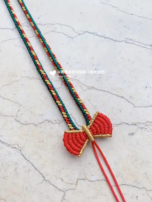 圣诞项链90909090【大部分评论无法回复,会被92,望理解】