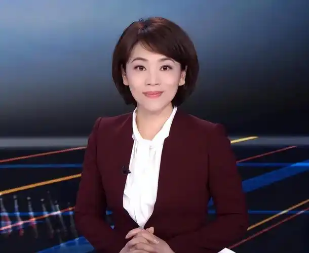 回顾主持人劳春燕与丈夫分居15年孕期坚持主持她过得幸福吗