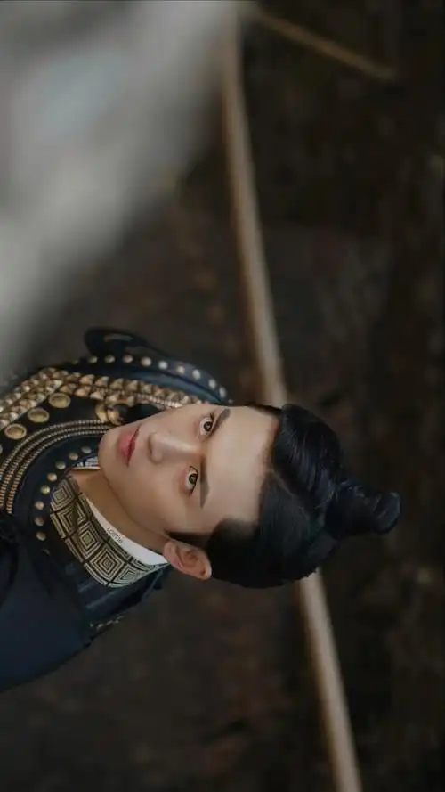 张哲瀚[超话]#93#张哲瀚考古频道# 如意芳霏> - 徐晋-睡前发组送貂