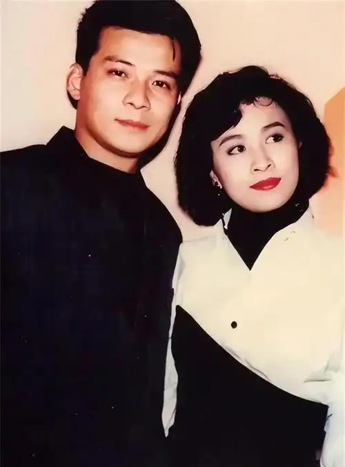 3年了那个在梁洁华葬礼上发誓永不再娶的黄日华如今怎样了