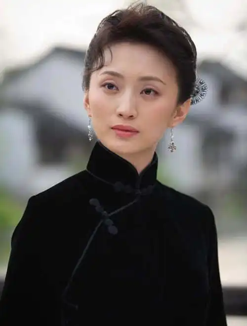 许亚军现任妻子是谁 花花公子如何追到小娇妻