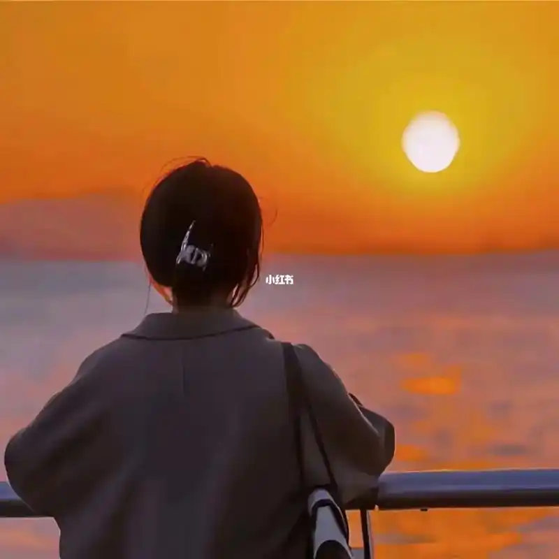 氛围感 女生头像#背影 拿图吱一声 - 抖音