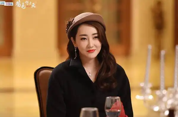 鸡毛飞上天杨雪穿短裙剧照和陈江河也算是不打不相识杨雪